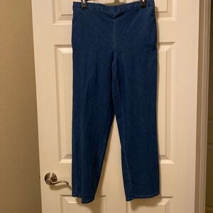 Alfred Dunner NWT pull on light weight jeans. size 12 short